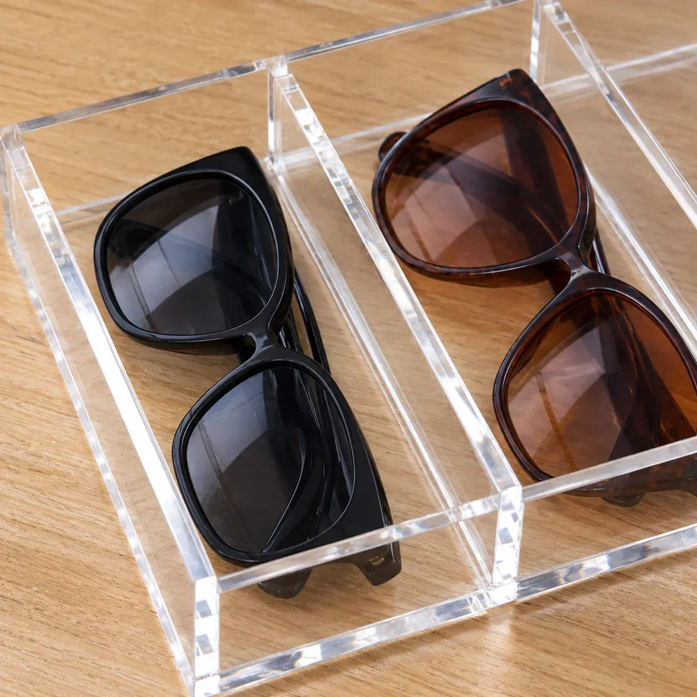 Giles Acrylic Eyewear Tray — detail view