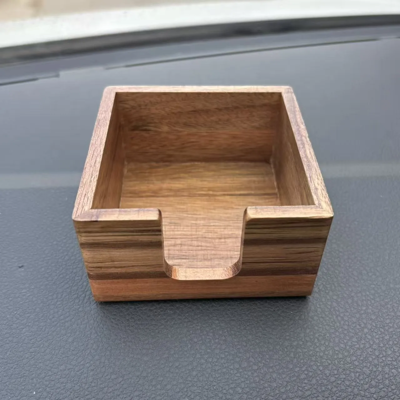 Miles Memo Holder: alternate view of selected item
