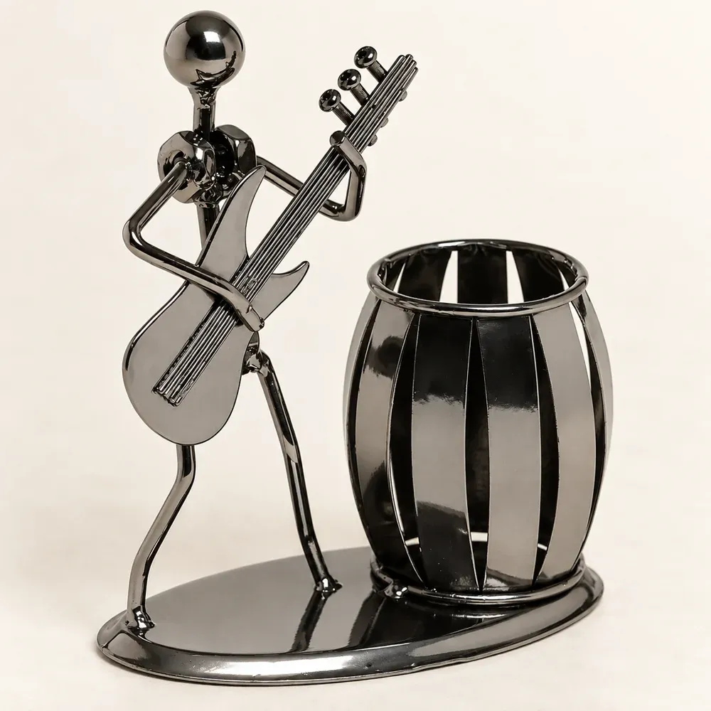 Rufus Guitar Pen Holder — lead view